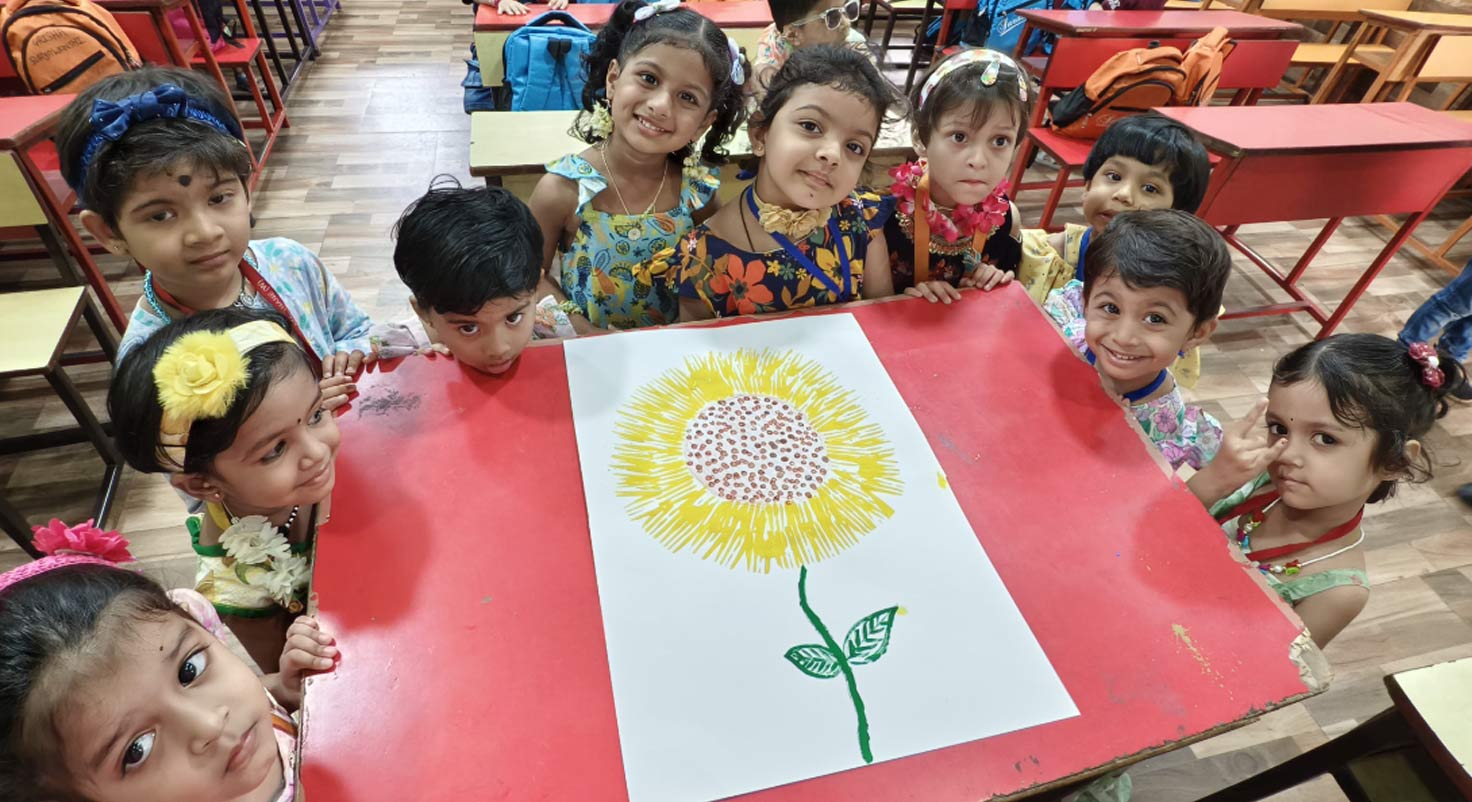 Pre-Primary Floral Day Activity