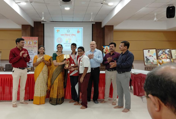 Students Shine in ‘Bharat Ko Jano’ Quiz Contest