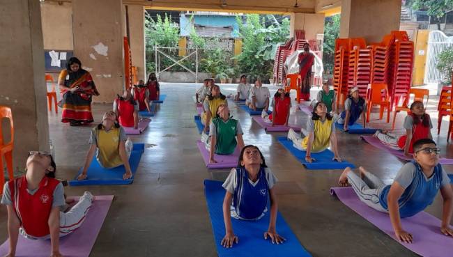 Secondary section School International Yoga Day celebration 2022 | Saraswati School Rabodi in Thane